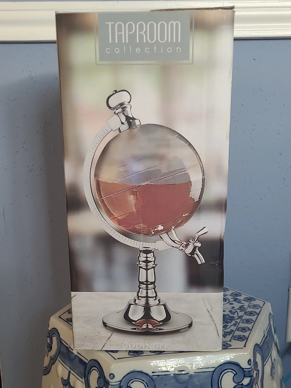 TAPROOM GODINGER Globe Bar Beverage Dispenser. A Clear Globe Design+Silver Base
